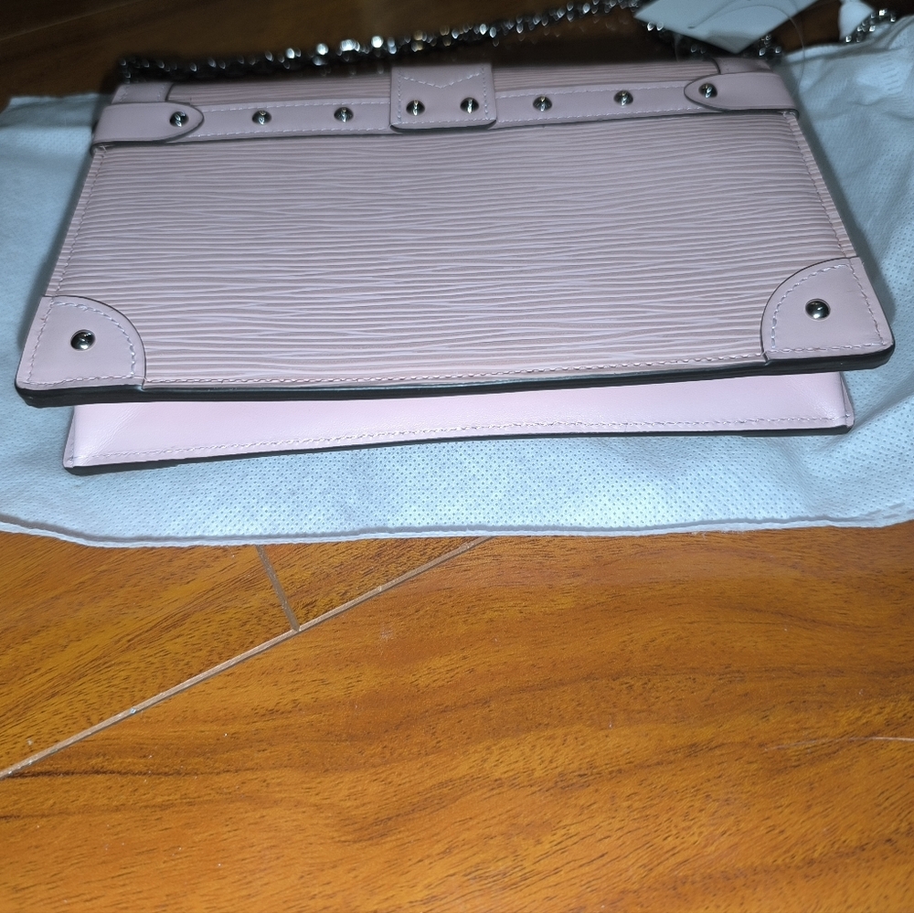 Louis Vuitton Pink Epi Leather Trunk Chain Wallet - Picture 10 of 17